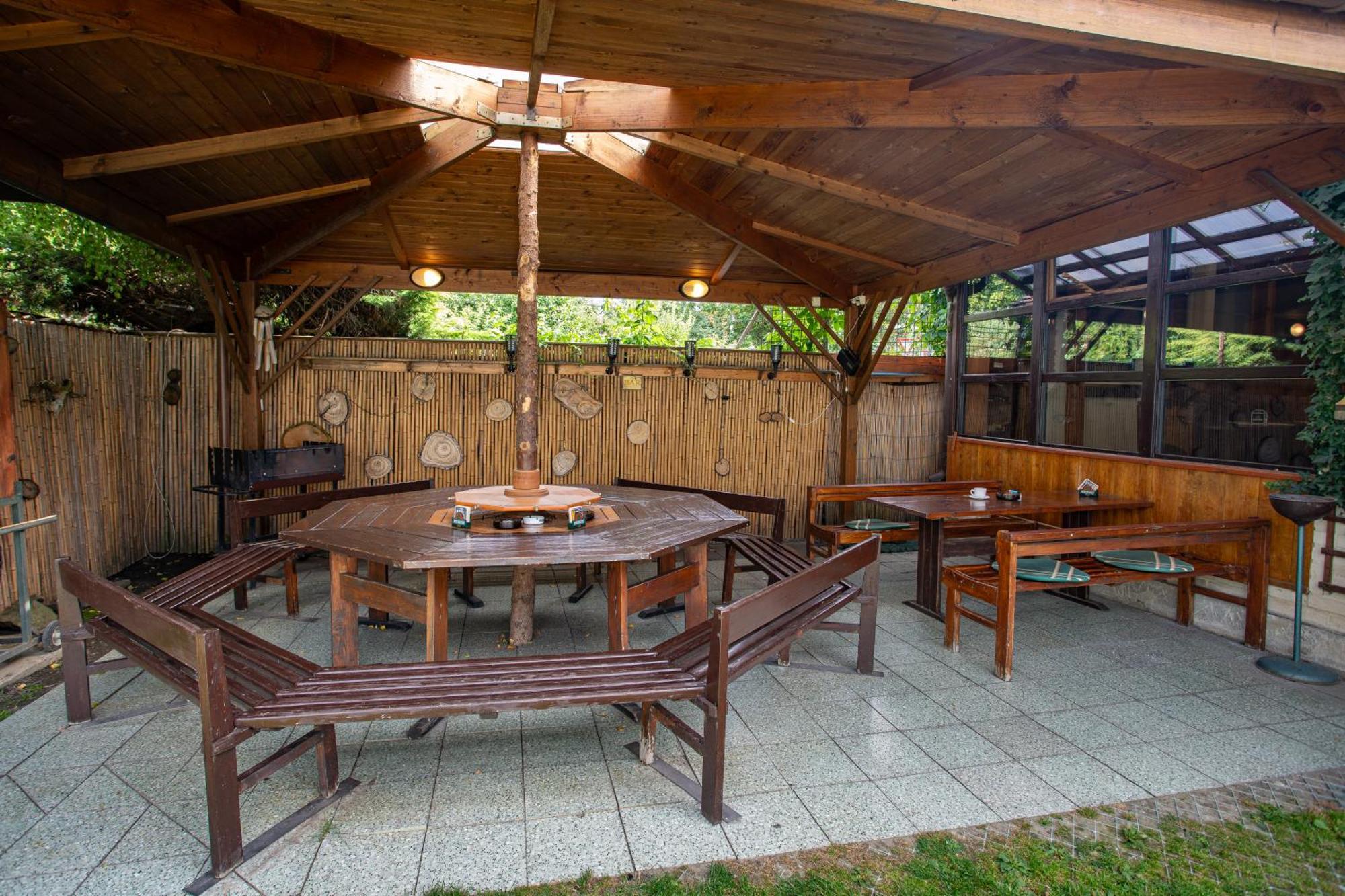 Penzion Eva คาร์นอฟ ภายนอก รูปภาพ